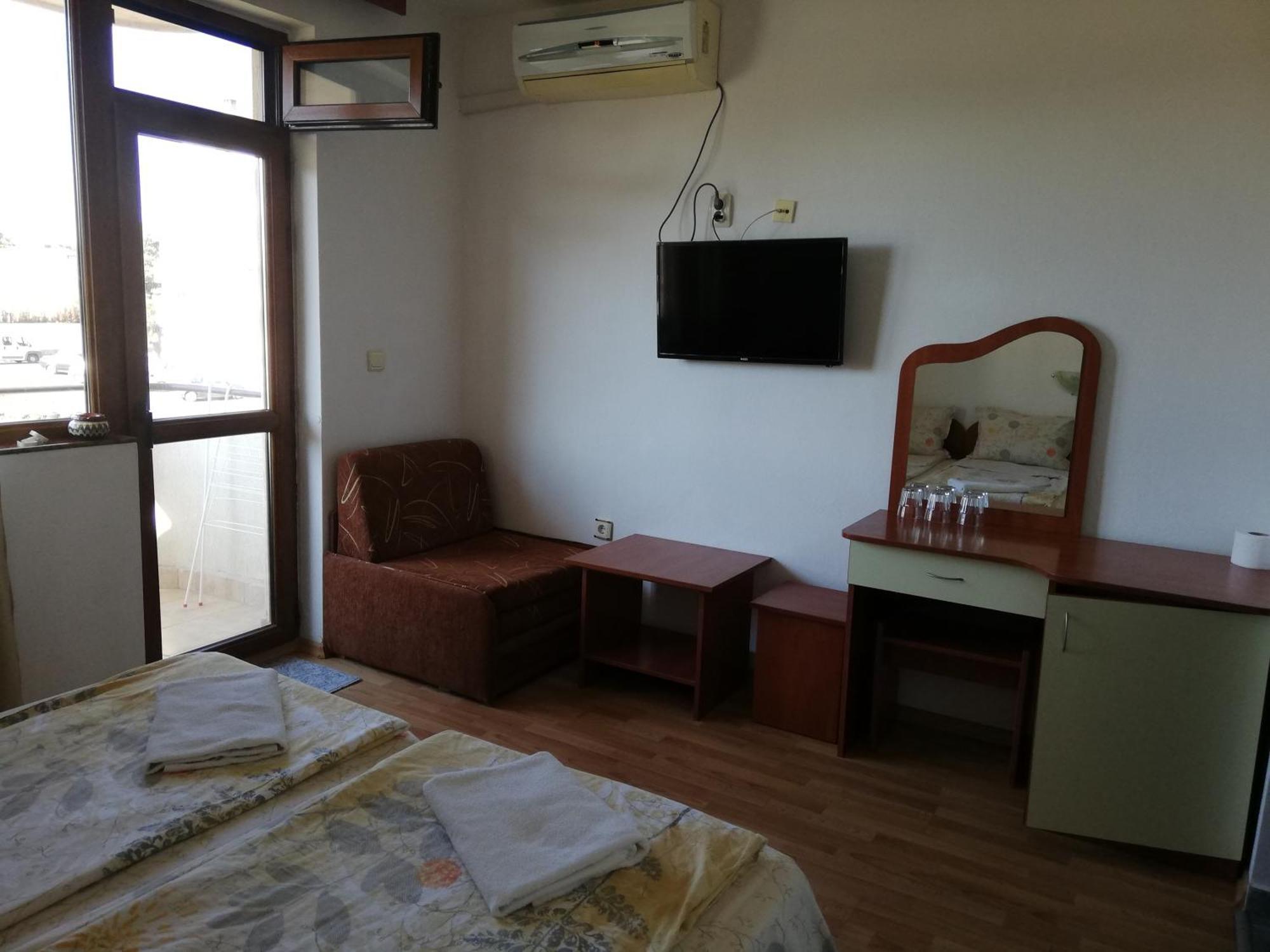 Hotel Strinava Primorsko Ngoại thất bức ảnh