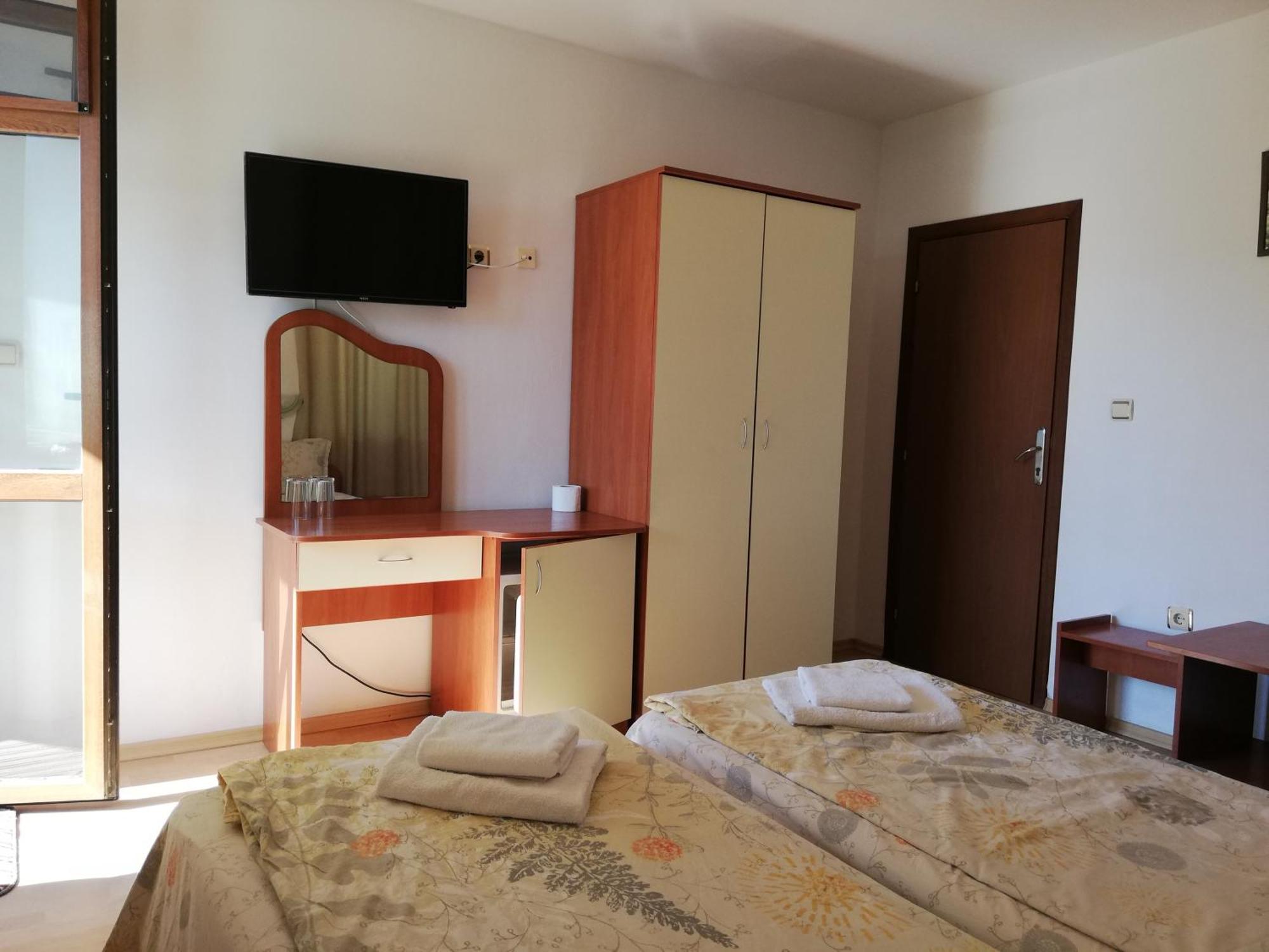 Hotel Strinava Primorsko Ngoại thất bức ảnh