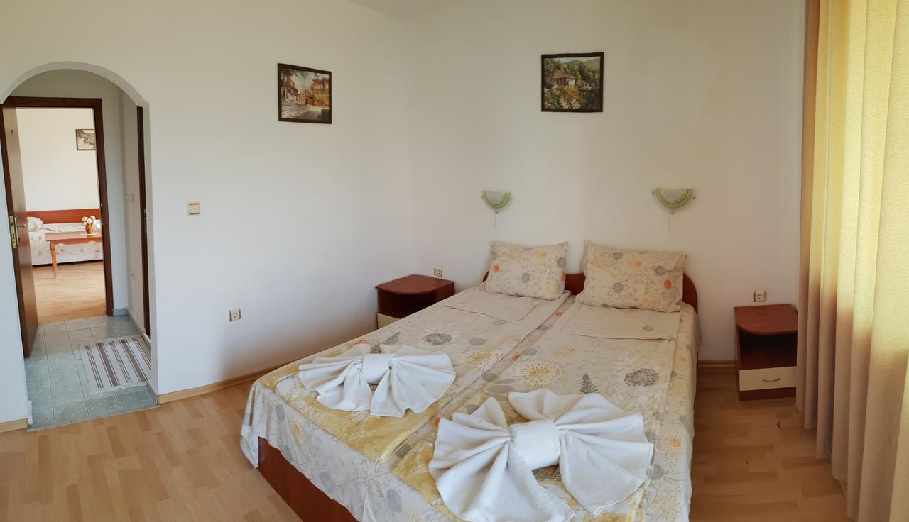 Hotel Strinava Primorsko Ngoại thất bức ảnh