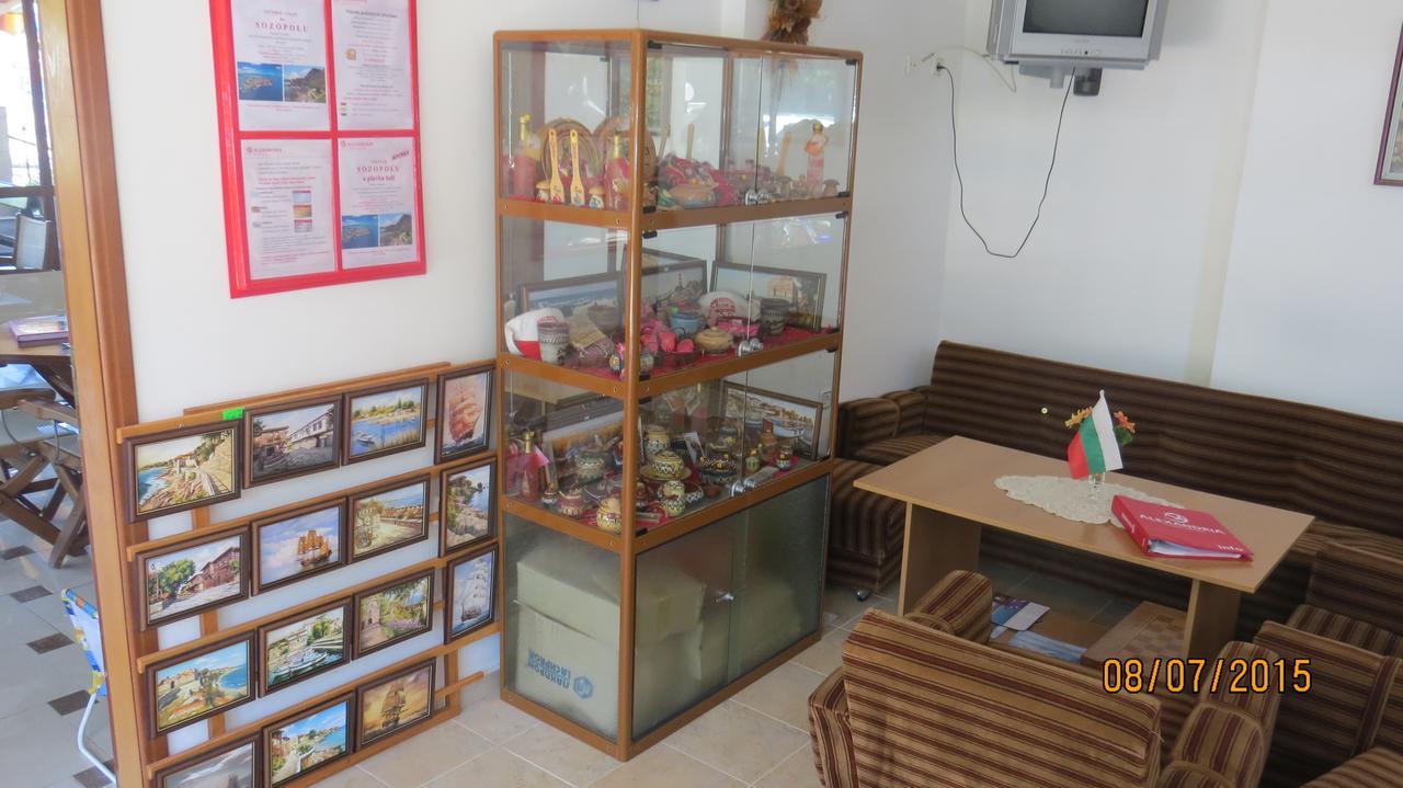Hotel Strinava Primorsko Ngoại thất bức ảnh